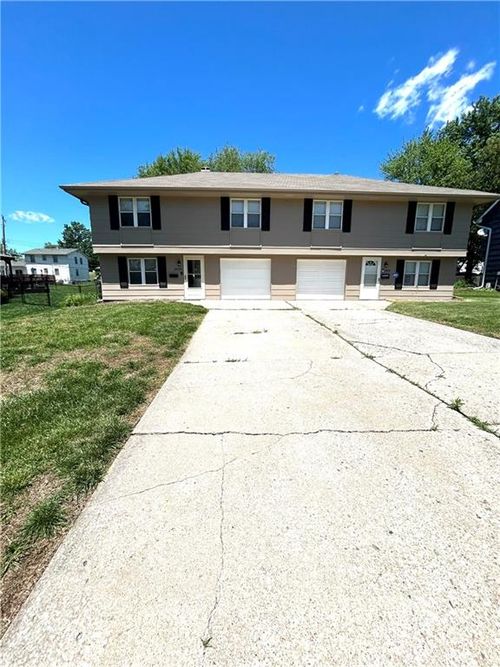 3408 Ne 67th St, Gladstone, MO, 64119-1306 | Card Image