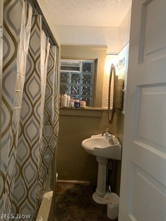 121127 Rhodes Avenue, Sold in Akron Zoocasa