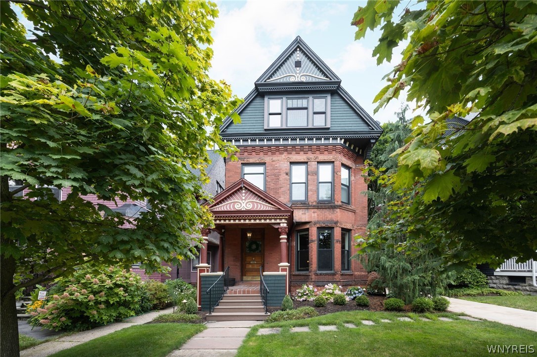 Hodge Ave, Buffalo, NY 14222