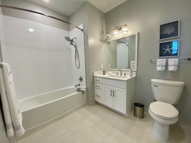 APT-4059 - 75 E Hoffman Ave, Condo with 2 bedrooms, 2 bathrooms and null parking in Lindenhurst NY | Image 12