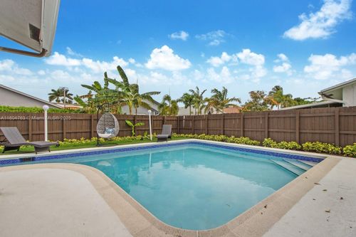 405 Se 4th St, Dania Beach, FL, 33004-4711 | Card Image