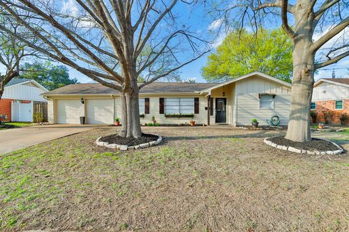 7217 Green Meadow Dr, North Richland Hills, TX, 76180-6700 | Card Image