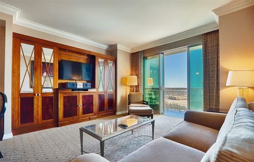 2020-135 E Harmon Ave, Las Vegas, NV, 89109-4503 | Card Image