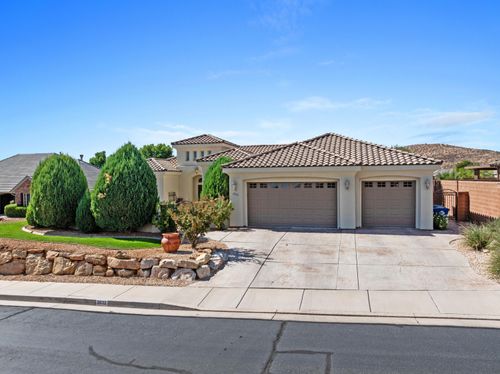 2032 E Circle Ridge Dr, St George, UT, 84790-6527 | Card Image