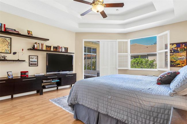 3848 Oak Ridge Cir, House other with 4 bedrooms, 3 bathrooms and null parking in Weston FL | Image 44