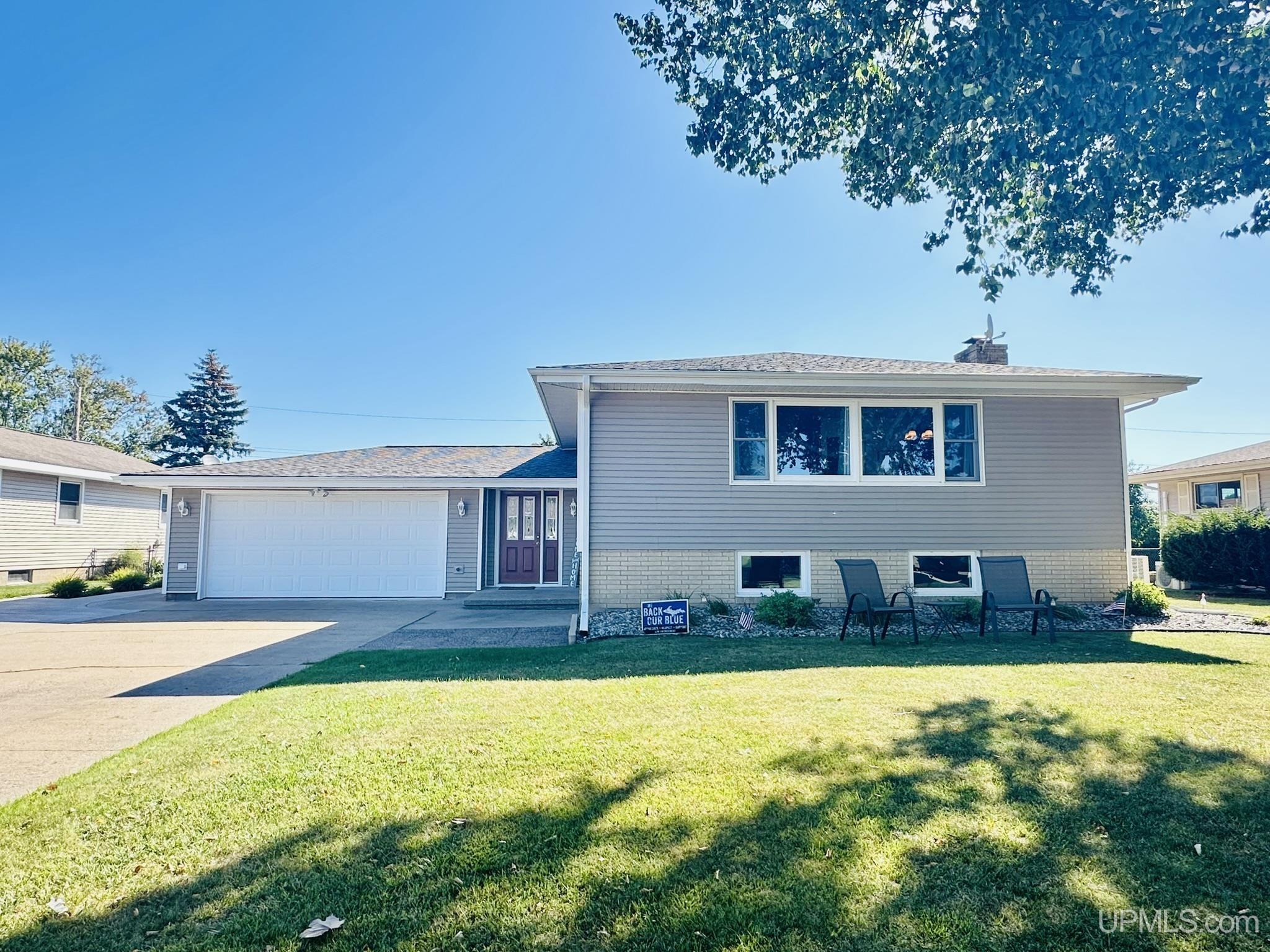 29th St, Escanaba, MI 49829