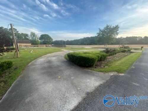 98 Clokey Dr, Gadsden, AL, 35901-8202 | Card Image