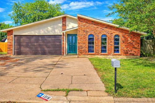1316 Royster Rd, Fort Worth, TX, 76134-3702 | Card Image