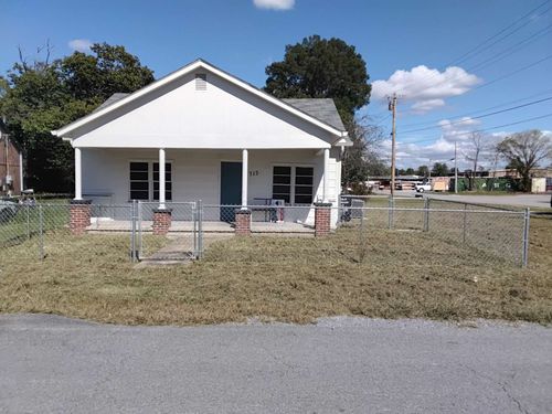 713 Se Atlantic St, Tullahoma, TN, 37388-4418 | Card Image