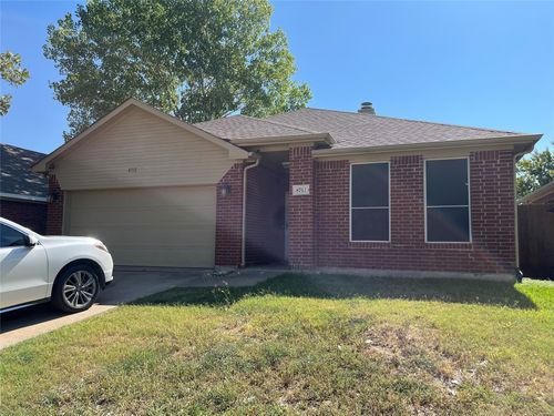 8712 Rainy Lake Dr, Fort Worth, TX, 76244-7940 | Card Image