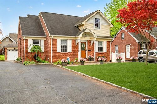 59 Colonial Pkwy, Dumont, NJ, 07628-2604 | Card Image