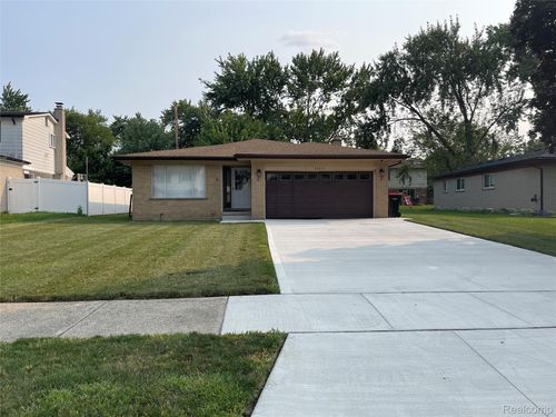 16231 Harden Cir, Southfield, MI, 48075-6923 | Card Image