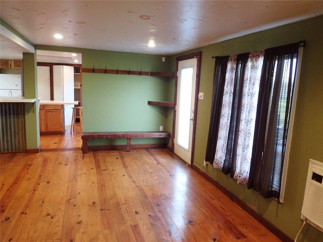 471 Fm 1296, Home with 1 bedrooms, 1 bathrooms and 3 parking in Waelder TX | Image 12