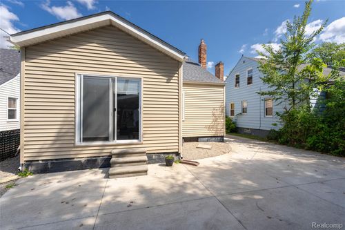1941 Hyland St, Ferndale, MI, 48220-3803 | Card Image