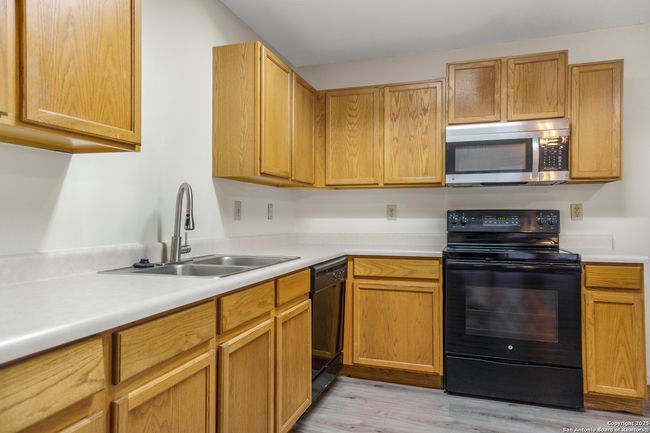 12012 Brent Ter, House other with 3 bedrooms, 2 bathrooms and null parking in Live Oak TX | Image 11
