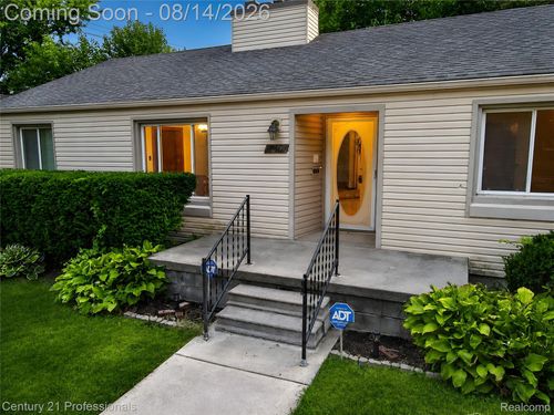 18407 Garfield, Redford, MI, 48240-1717 | Card Image
