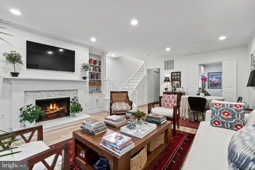 c-3209 Sutton Pl Nw, WASHINGTON, DC, 20016-7509 | Card Image