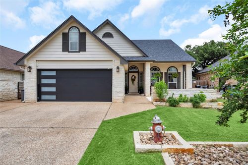 312 Fox Xing, Burnet, TX, 78611-3552 | Card Image