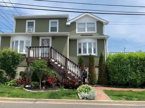 100 Kopf Rd, Bellmore, NY, 11710-4710 | Card Image