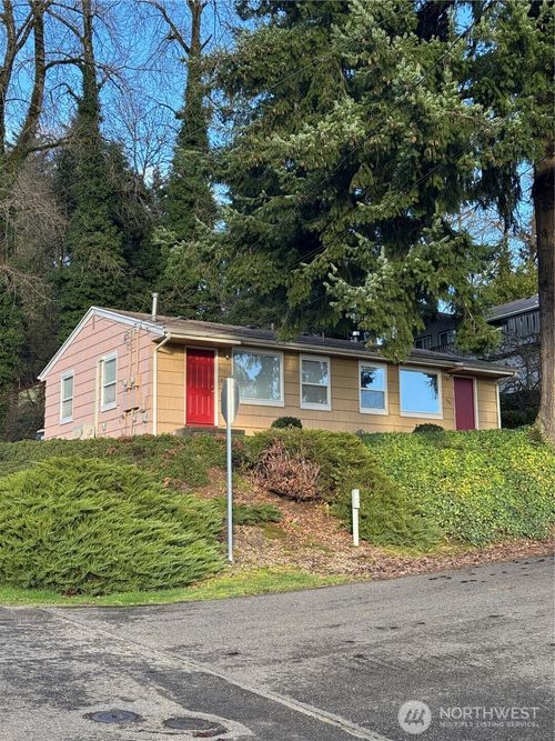 522 H St Sw, Tumwater, WA, 98512-6832 | Card Image