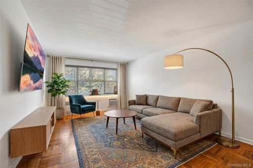 apt-3d-222 N Broadway, Yonkers, NY, 10701-2618 | Card Image