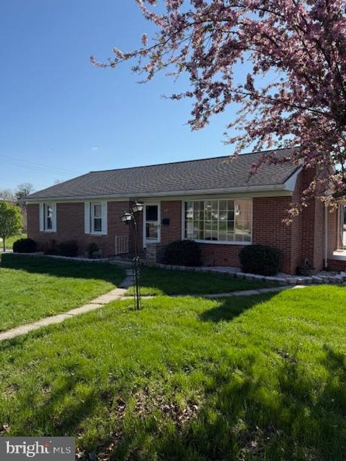 705 Fairview Ave, WAYNESBORO, PA, 17268-2133 | Card Image