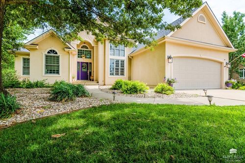 3700 Crossgate Cir, Manhattan, KS, 66503-9650 | Card Image