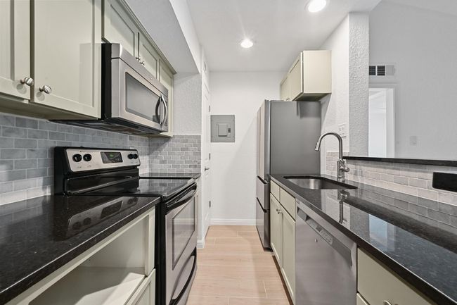 APT-212 - 3204 Menchaca Rd, Condo with 2 bedrooms, 2 bathrooms and 2 parking in Austin TX | Image 9