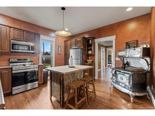 111 W 7th St, Leadville, CO, 80461-3521 | Card Image