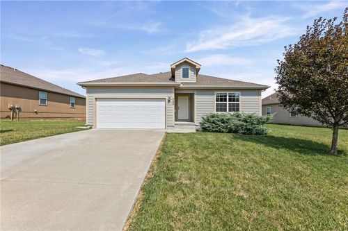 749 S Cypress St, Gardner, KS, 66030-8412 | Card Image