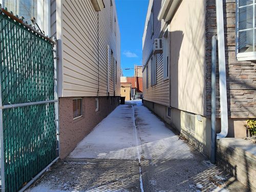 7804 85th St, Glendale, NY, 11385-7615 | Card Image