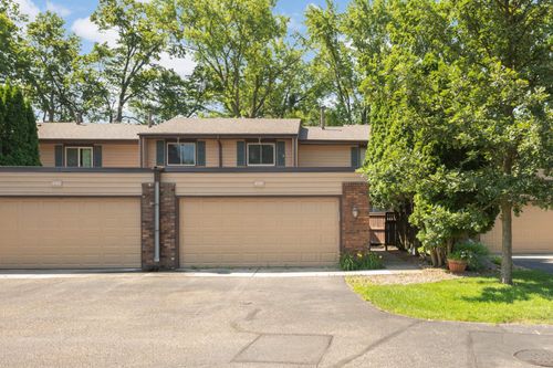 4757 Spring Cir, Minnetonka, MN, 55345-3416 | Card Image
