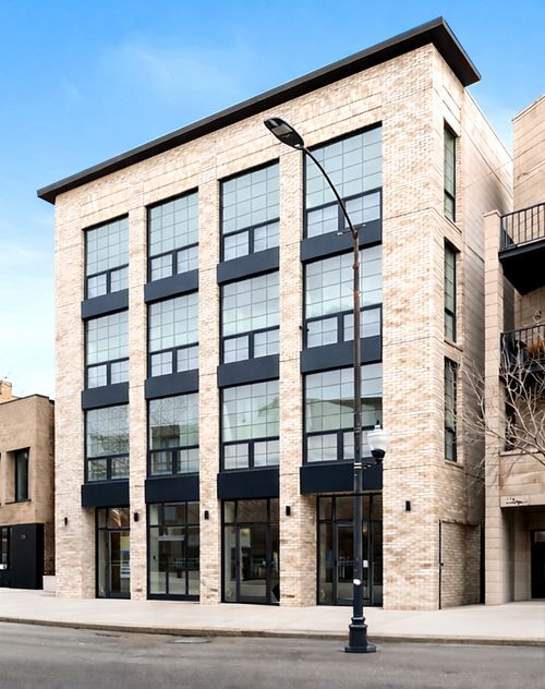 3s-2129 N Damen Ave, Chicago, IL, 60647-4528 | Card Image