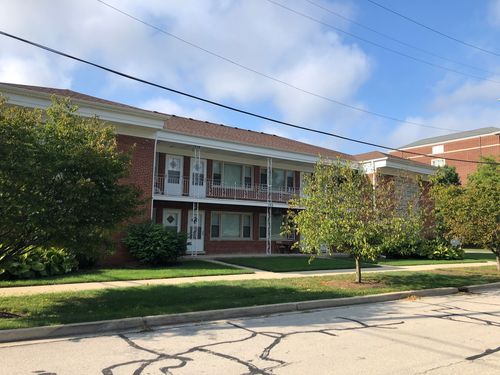 apt-5-105 E Grove St, Lombard, IL, 60148-2338 | Card Image