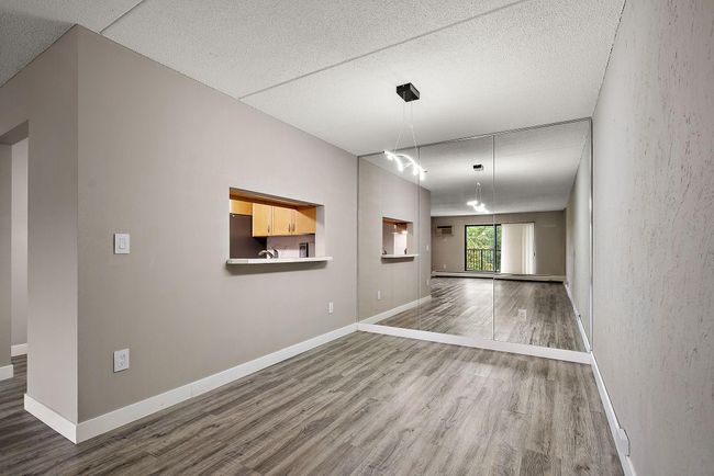 APT-409 - 10411 Cedar Lake Rd, Condo with 2 bedrooms, 2 bathrooms and null parking in Minnetonka MN | Image 5