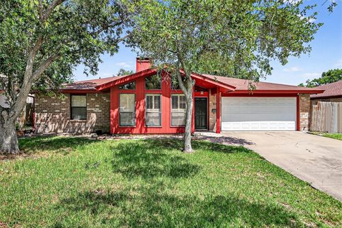 513 Poenisch Dr, Corpus Christi, TX, 78412-3172 | Card Image