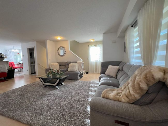 82 - 19250 65 Avenue, Townhouse with 3 bedrooms, 2 bathrooms and 4 parking in Surrey BC | Image 5