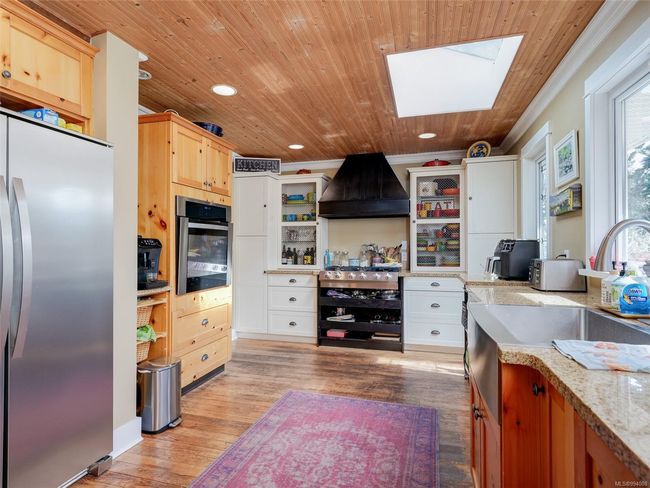 3935 Tudor Ave, House other with 4 bedrooms, 3 bathrooms and 1 parking in Saanich BC | Image 10