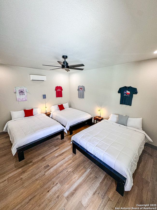 34 Lazy Dr, House other with 5 bedrooms, 6 bathrooms and null parking in Concan TX | Image 17