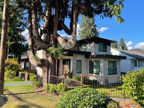 2220 Bridgman Ave, North Vancouver, BC, V7P2V2 | Card Image