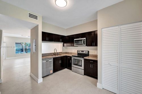 43 Simonton Cir, Weston, FL, 33326-1184 | Card Image