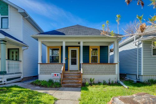 317 9 Ave Ne, Calgary, AB, T2E0V7 | Card Image