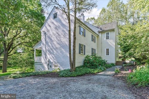 72 E Highland Rd, Parkesburg, PA, 19365-9557 | Card Image