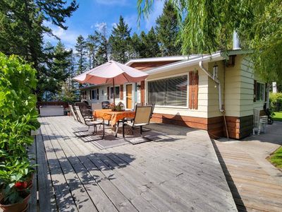 5041 Hewitt Rd, House other with 4 bedrooms, 2 bathrooms and null parking in Edgewater BC | Image 1