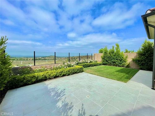 110 Statuary, Irvine, CA, 92620-3551 | Card Image