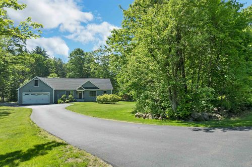 39 Gunstock Hill Rd, Gilford, NH, 03249-7561 | Card Image