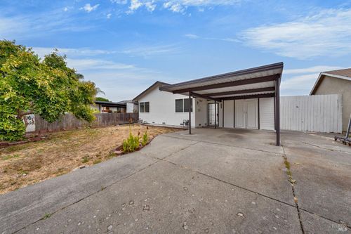 140 Boggs Ct, Vallejo, CA, 94589-1528 | Card Image