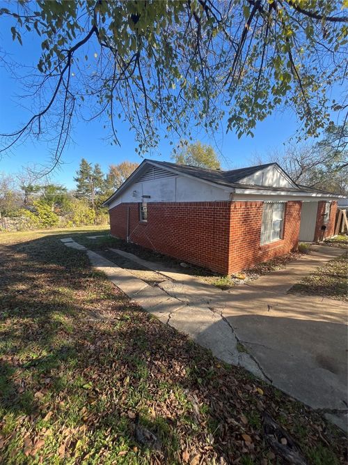 1837 Grove Cir, Mesquite, TX, 75149-6415 | Card Image