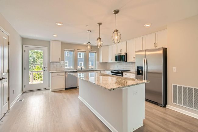 625 Village Drive - Web Quality - 010 - 10 Kitchen.jpg | Image 10