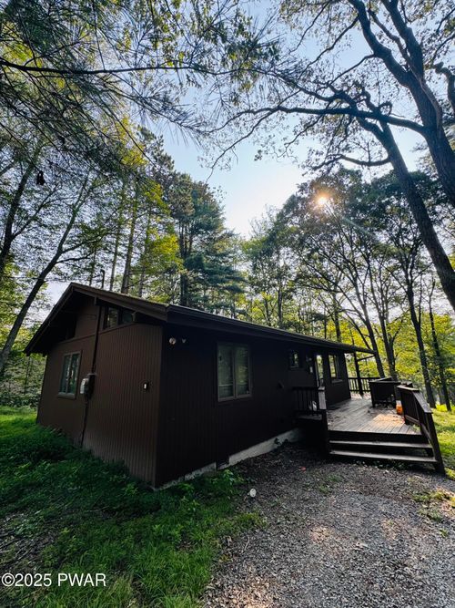 211 Hillside Dr, Lords Valley, PA, 18428 | Card Image